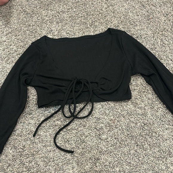 Long sleeve crop top with tie in front/black/size small - Picture 1 of 3